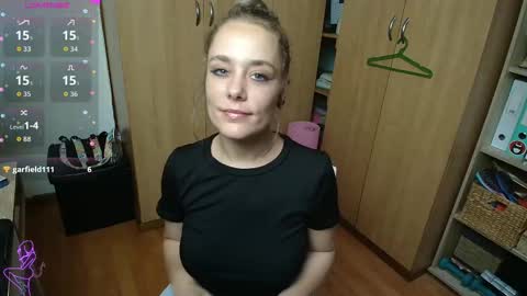 sexxxycrystali online show from November 14, 2025, 8:46 am