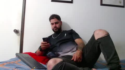 sexxy man online show from September 17, 2025, 4:47 am