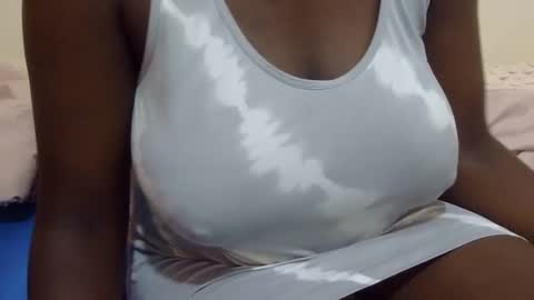 Snapshot of sexxy_maya1 chatting on December 18, 2025, 7:14 am sexxy_maya1 online show from December 18, 2025, 7:14 am