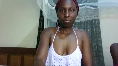 Snapshot of sexxy_melmine chatting on April 29, 2026, 8:29 am Dolly online show from April 29, 2026, 8:29 am