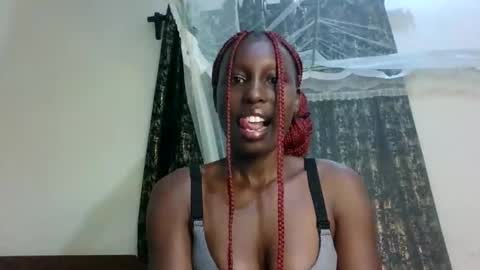Snapshot of sexxy_melmine chatting on May 4, 2026, 5:25 am Dolly online show from May 4, 2026, 5:25 am
