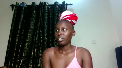 Snapshot of sexxy_melmine chatting on May 19, 2026, 1:56 am Dolly online show from May 19, 2026, 1:56 am
