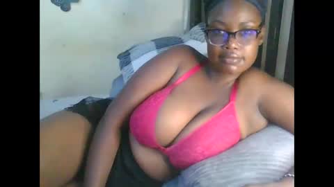Snapshot of sexxy_mish chatting on April 27, 2026, 5:16 am sexxy_mish online show from April 27, 2026, 5:16 am