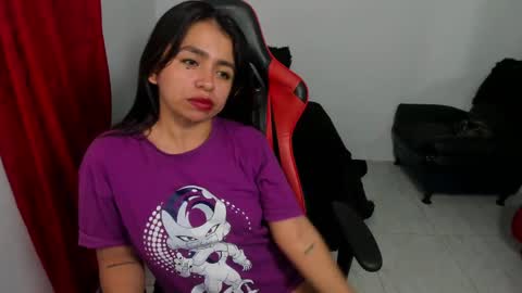 Snapshot of sexxyhot23 chatting on March 7, 2025, 4:46 am LINDA online show from March 7, 2025, 4:46 am