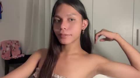 sexy_alexa17 online show from November 4, 2025, 6:18 pm