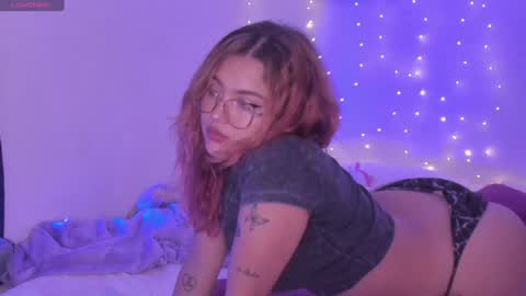 Snapshot of sexy_and_naughty_girl chatting on January 15, 2025, 4:47 am Lucy  Annyy online show from January 15, 2025, 4:47 am