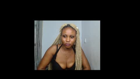 Snapshot of sexy_badgirl2 chatting on February 19, 2026, 10:44 am Sexy blackgirl2 online show from February 19, 2026, 10:44 am