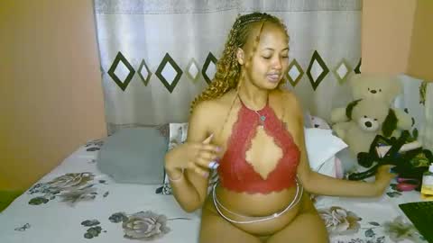 Snapshot of sexy_bluegirl chatting on October 15, 2025, 11:32 am sexy_bluegirl online show from October 15, 2025, 11:32 am