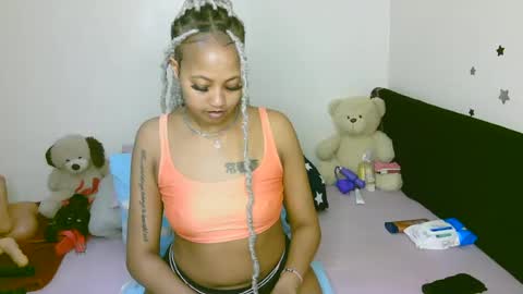 Snapshot of sexy_bluegirl chatting on June 16, 2026, 12:19 pm sexy_bluegirl online show from June 16, 2026, 12:19 pm