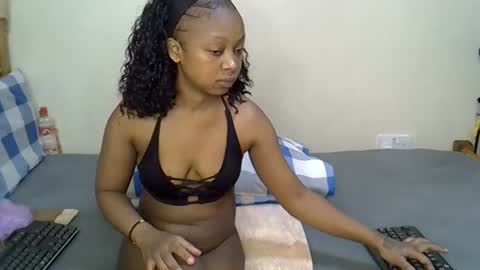 Snapshot of sexy_bluegirl chatting on July 8, 2026, 9:03 am sexy_bluegirl online show from July 8, 2026, 9:03 am