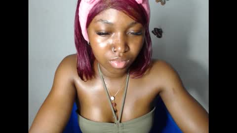 Snapshot of sexy_bluey247 chatting on October 30, 2025, 7:14 pm sexy_bluey247 online show from October 30, 2025, 7:14 pm