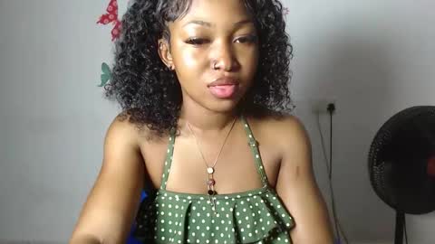 Snapshot of sexy_bluey247 chatting on November 25, 2025, 8:03 am sexy_bluey247 online show from November 25, 2025, 8:03 am