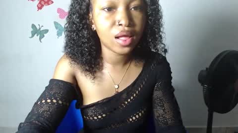 Snapshot of sexy_bluey247 chatting on November 27, 2025, 6:04 am sexy_bluey247 online show from November 27, 2025, 6:04 am