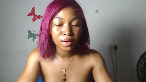 Snapshot of sexy_bluey247 chatting on November 30, 2025, 7:18 pm sexy_bluey247 online show from November 30, 2025, 7:18 pm