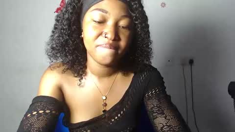 Snapshot of sexy_bluey247 chatting on December 1, 2025, 7:24 am sexy_bluey247 online show from December 1, 2025, 7:24 am