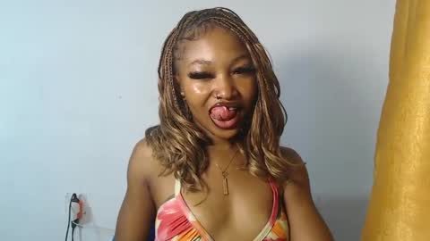 Snapshot of sexy_bluey247 chatting on May 13, 2026, 6:11 am sexy_bluey247 online show from May 13, 2026, 6:11 am