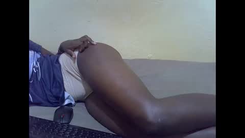 sexy_claude96 online show from December 5, 2025, 1:14 am