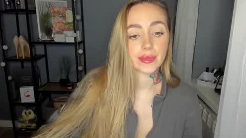 Snapshot of sexy_coralie chatting on December 7, 2024, 11:40 am C o r a l i e online show from December 7, 2024, 11:40 am