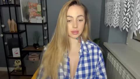 Snapshot of sexy_coralie chatting on January 15, 2025, 2:24 pm C o r a l i e online show from January 15, 2025, 2:24 pm