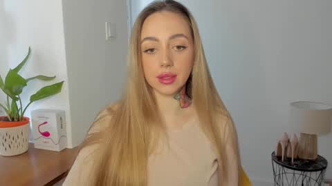 Snapshot of sexy_coralie chatting on January 22, 2025, 2:46 pm C o r a l i e online show from January 22, 2025, 2:46 pm