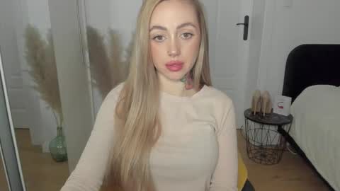 Snapshot of sexy_coralie chatting on February 19, 2025, 7:38 pm C o r a l i e online show from February 19, 2025, 7:38 pm