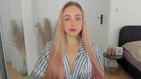 Snapshot of sexy_coralie chatting on September 10, 2025, 6:46 am C o r a l i e online show from September 10, 2025, 6:46 am