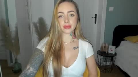 C o r a l i e online show from April 8, 2026, 7:30 am