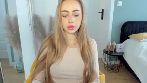 Snapshot of sexy_coralie chatting on April 27, 2026, 6:33 am C o r a l i e online show from April 27, 2026, 6:33 am