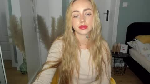 Snapshot of sexy_coralie chatting on May 31, 2026, 6:09 pm C o r a l i e online show from May 31, 2026, 6:09 pm