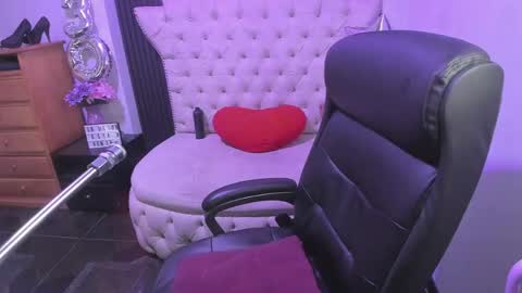 Snapshot of sexy_cristall chatting on May 11, 2026, 7:00 pm C R I S T A L online show from May 11, 2026, 7:00 pm