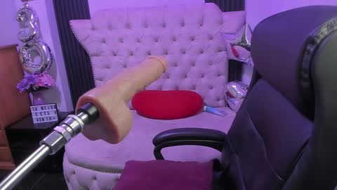 Snapshot of sexy_cristall chatting on May 16, 2026, 8:18 pm C R I S T A L online show from May 16, 2026, 8:18 pm