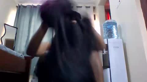 sexy_dianaa online show from April 18, 2026, 10:08 am