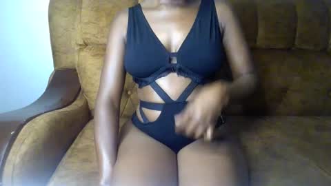 Snapshot of sexy_ellahh chatting on May 15, 2026, 10:50 pm Ellahh online show from May 15, 2026, 10:50 pm