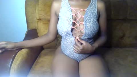 Snapshot of sexy_ellahh chatting on May 22, 2026, 12:18 am Ellahh online show from May 22, 2026, 12:18 am