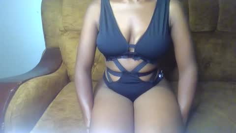 Snapshot of sexy_ellahh chatting on May 28, 2026, 1:36 am Ellahh online show from May 28, 2026, 1:36 am
