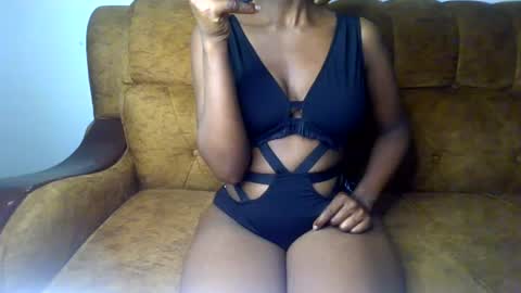 Snapshot of sexy_ellahh chatting on June 25, 2026, 10:09 am Ellahh online show from June 25, 2026, 10:09 am