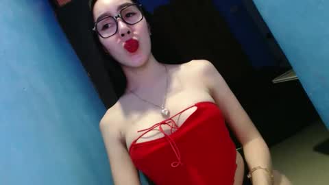 sexy_emily92 online show from January 18, 2026, 2:43 pm
