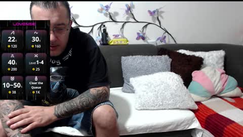 Sexy Ginuin Couple online show from March 24, 2026, 9:03 am