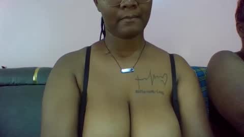 Snapshot of sexy_helle chatting on December 5, 2025, 1:52 pm sexy_helle online show from December 5, 2025, 1:52 pm