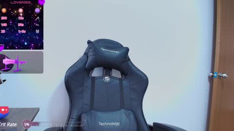 Snapshot of sexy_kendall24 chatting on January 17, 2025, 7:05 pm laura  online show from January 17, 2025, 7:05 pm