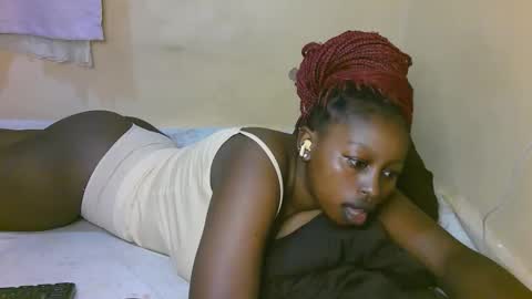 Snapshot of sexy_latasha chatting on January 7, 2026, 12:46 am sexy_latasha online show from January 7, 2026, 12:46 am