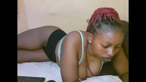 Snapshot of sexy_latasha chatting on January 9, 2026, 1:36 pm sexy_latasha online show from January 9, 2026, 1:36 pm