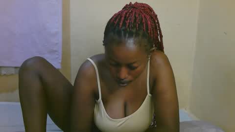 Snapshot of sexy_latasha chatting on January 14, 2026, 4:07 am sexy_latasha online show from January 14, 2026, 4:07 am