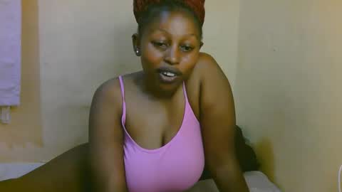 Snapshot of sexy_latasha chatting on January 14, 2026, 5:29 pm sexy_latasha online show from January 14, 2026, 5:29 pm