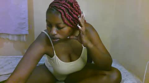 Snapshot of sexy_latasha chatting on February 8, 2026, 8:07 am sexy_latasha online show from February 8, 2026, 8:07 am