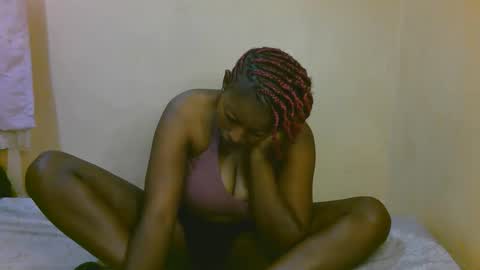 Snapshot of sexy_latasha chatting on February 12, 2026, 4:18 am sexy_latasha online show from February 12, 2026, 4:18 am