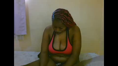 Snapshot of sexy_latasha chatting on February 13, 2026, 7:04 am sexy_latasha online show from February 13, 2026, 7:04 am