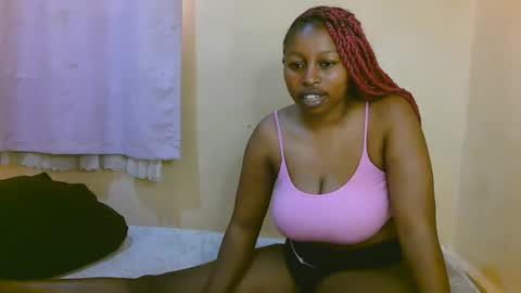 Snapshot of sexy_latasha chatting on February 24, 2026, 7:28 am sexy_latasha online show from February 24, 2026, 7:28 am