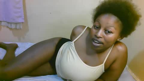 Snapshot of sexy_latasha chatting on February 27, 2026, 4:18 pm sexy_latasha online show from February 27, 2026, 4:18 pm