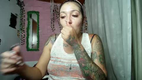 sexy lolas online show from April 8, 2026, 4:56 am